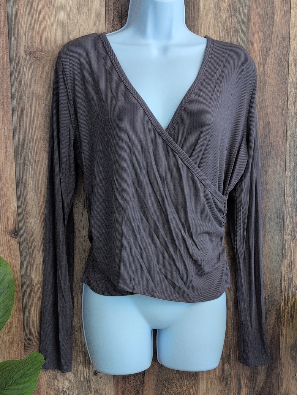 Avia Wrap-Front Ribbed Long Sleeve Top XL       T222